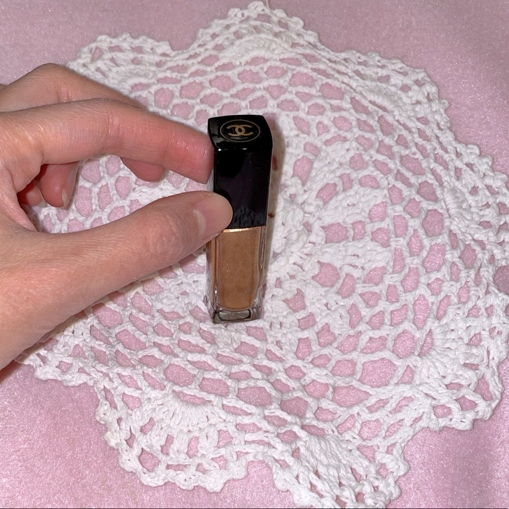 Limited edition Chanel Ombre Première Laque (Liquid Eyeshadow) in 27 Or Ambré